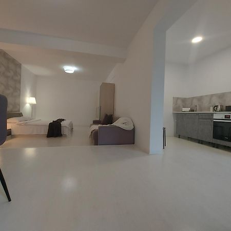 Villa Romelia - Select Apartments 바두 외부 사진