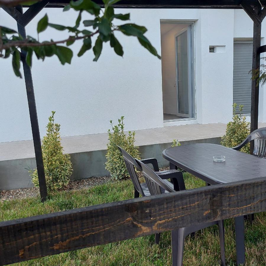 Villa Romelia - Select Apartments 바두 외부 사진