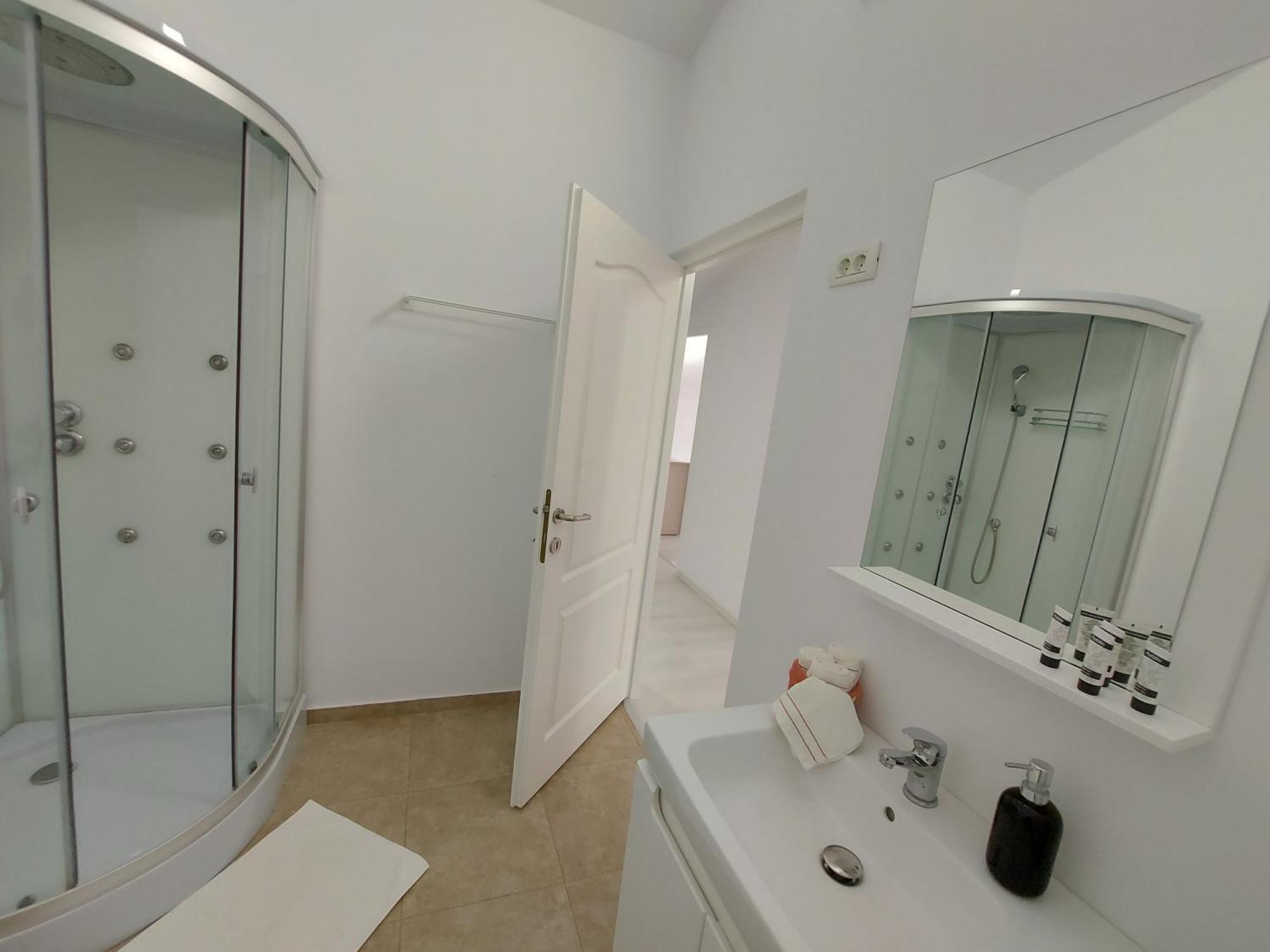 Villa Romelia - Select Apartments 바두 외부 사진
