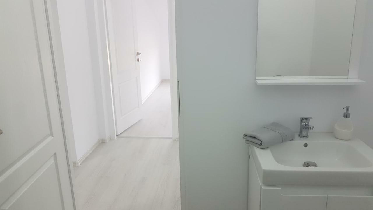 Villa Romelia - Select Apartments 바두 외부 사진