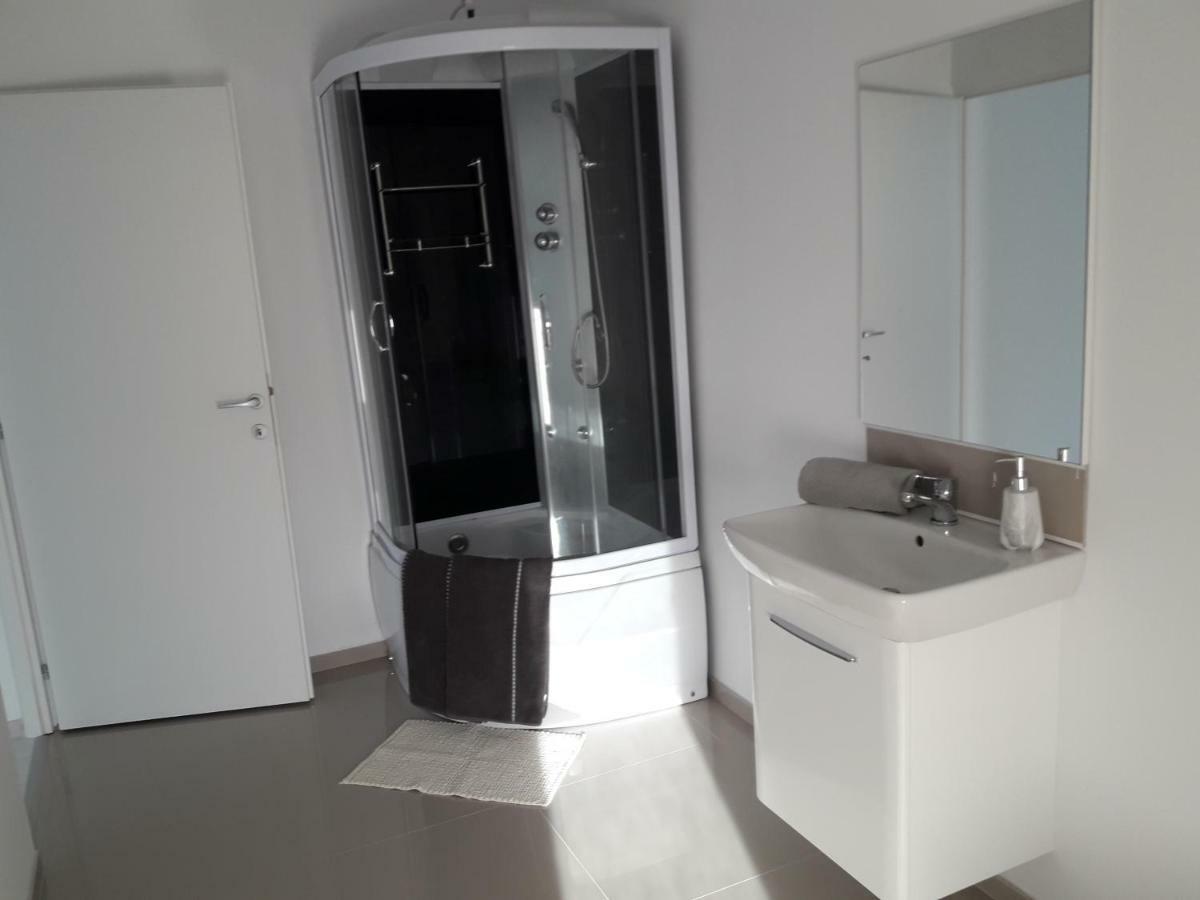Villa Romelia - Select Apartments 바두 외부 사진